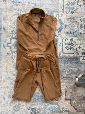 Saks Fifth Avenue Brown matching set - zip up and Drawstring Fleece Joggers
